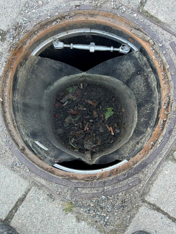 Hulevesisuodatin ehk&#228;isee ravinteiden ja kiintoaineksen kulkeutumista vesist&#246;ihin. 
