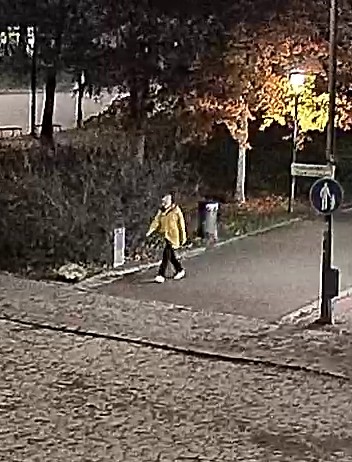 Poliisi etsii havaintoja kuvassa olevasta miehest&#228;.