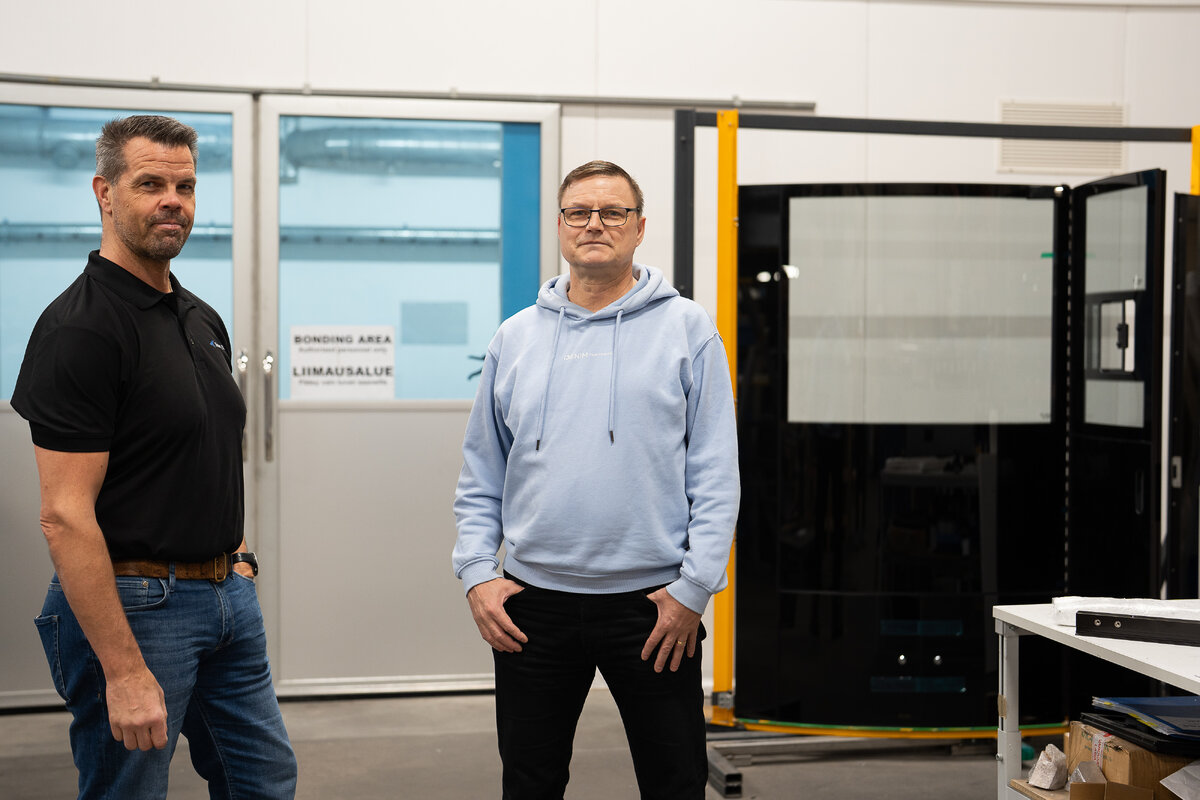 Yhteenliittymällä rakennetaan kykyä vastata suuriin tilauskokonaisuuksiin, kertovat TriDeckin toimitusjohtaja Kari Rouvali (vas.) ja myynnistä vastaava Markus Helminen. 