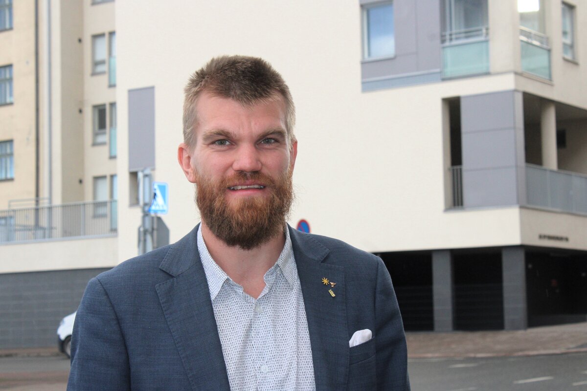 Sarjayrittäjä ja Turun Yrittäjien puheenjohtaja Mikko Rantanen kehottaa tutustumaan myyntiin tuleviin yrityksiin tapahtumissa ja verkkolistauksissa sekä kysymään neuvoa yritysneuvojilta.