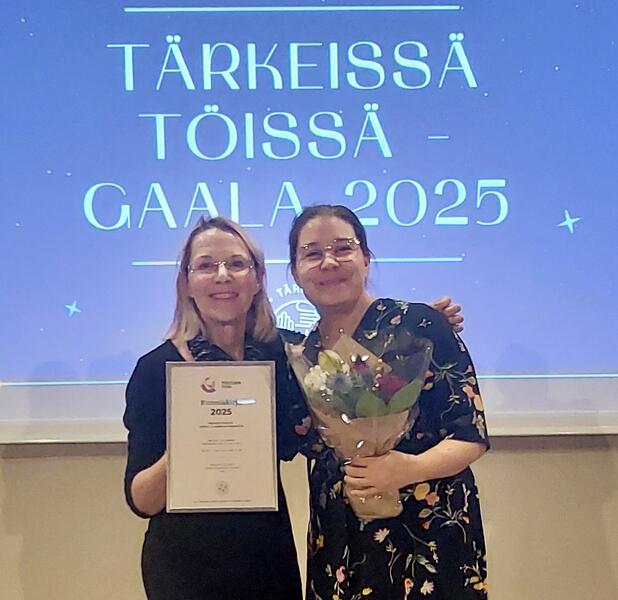 Palkinnon vastaanottavat Helsingissä Naantalin edustajina hallintojohtaja Riitta Luotio ja tiedonhallinnan asiantuntija Enni Lamppu.