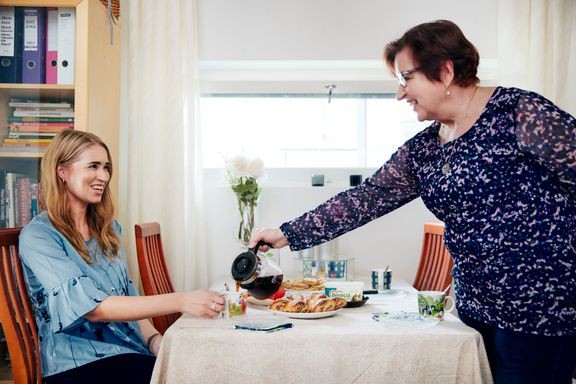 Nuoret kaipaavat ruoan kylkeen viihdykkeitä, vanhemmat ikäluokat arvostavat rauhallista ruokapöytää.