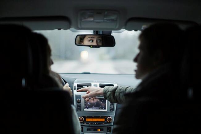 Matkustaja voi puuttua tilanteeseen, jossa kuljettaja on luisumassa riskinottoon tai muihin typeryyksiin. 
