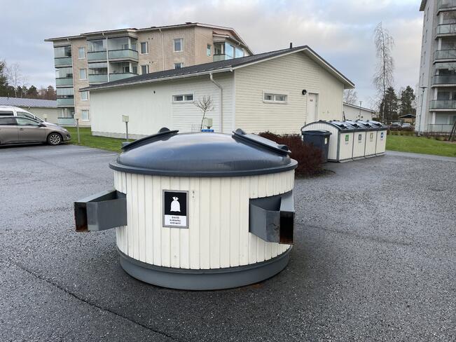 Noin 700 sekajätteen keräykseen käytettävää etulastattavaa sekajätesäiliötä siirtyvät LSJH:n tyhjennettäviksi ensi maaliskuussa.