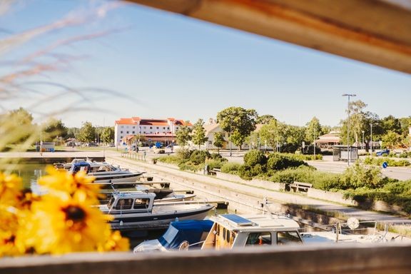 Suntin alkupäässä sijaitsevan vierasvenesataman muutos alkaa talvella.  
