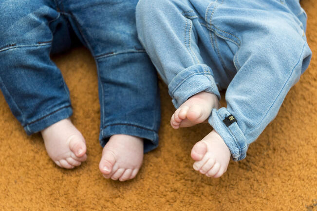 Vauvakinossa ovat kaikki liikkeet, jokellukset ja osallistumiset sallittuja. 