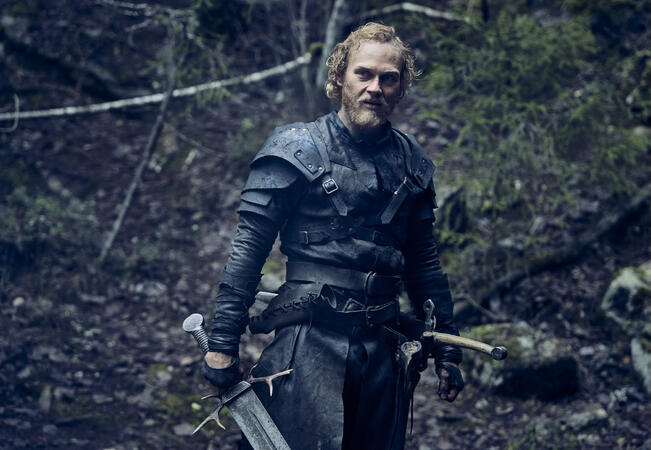 Kullervon roolia varten Elias Salonen harjoitteli paljon muun muassa miekkailua. 