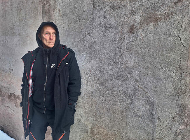 Esko Mänty-Sorvari on työstänyt 1980-luvun alun sessioista ylijääneitä Ironcross-biisejä julkaisukuntoon. 