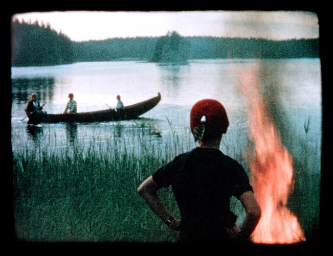 Kuva elokuvasta Muistokirjoitus/Saarelaiset.