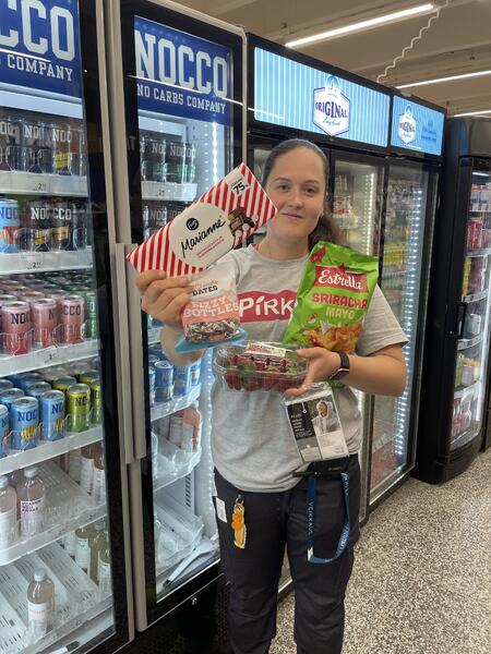 Kauppiasuran alku palauttaa Oona Salon nuoruuden maisemiin Lietoon. 