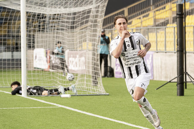 Onni Helén nimettiin vuoden poikapelaajaksi Palloliiton Läntisellä alueella.