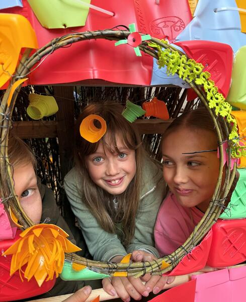 Kideko tarjoaa arkkitehtuurikasvatusta 7-15-vuotiaille lapsille ja nuorille. 