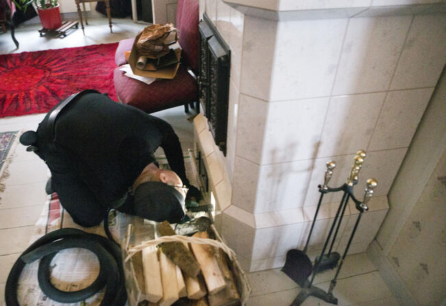 Lain mukaan tulisijat ja hormit on nuohottava vakituisissa asunnoissa vähintään kerran vuodessa ja vapaa-ajan asunnoissa kolmen vuoden välein.