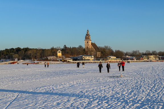 Yrittäjille suunnattu kysely on keskeinen Naantalin elinkeinopalveluiden kehittämisen työkalu. 

