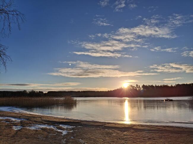 Voivalan ranta uudenvuodenaattona 2024. 
