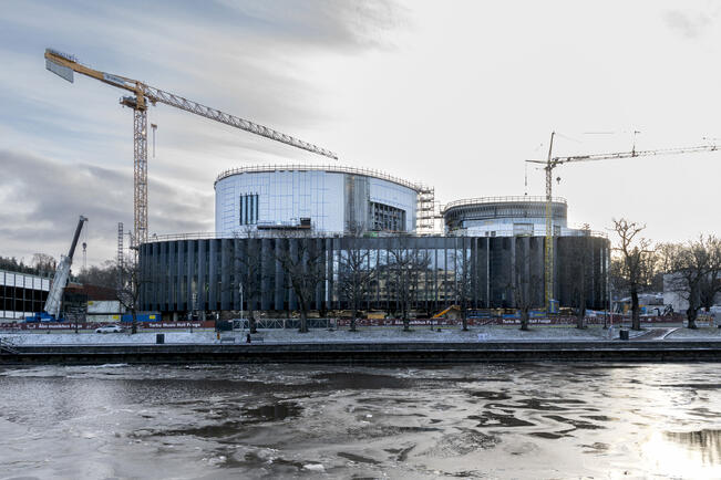 Avustuksella voi kattaa Fuugan ei-kaupallisten tilaisuuksien tilavuokria ja henkilöstöpalveluja. 