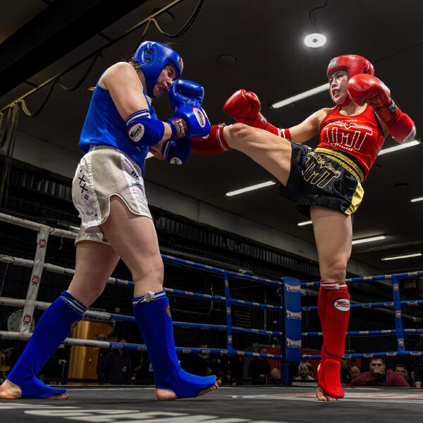 Ommi Mingsupphakun (punaisissa) voitti Suomen mestaruuden sarjassaan kuudennen kerran. 