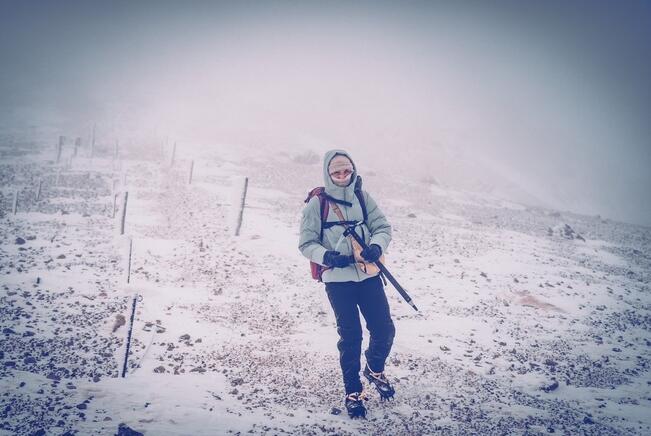 Aino Kallio vaeltaa Japanin lumisissa maisemissa ja kylpee luonnon kylpylässä.