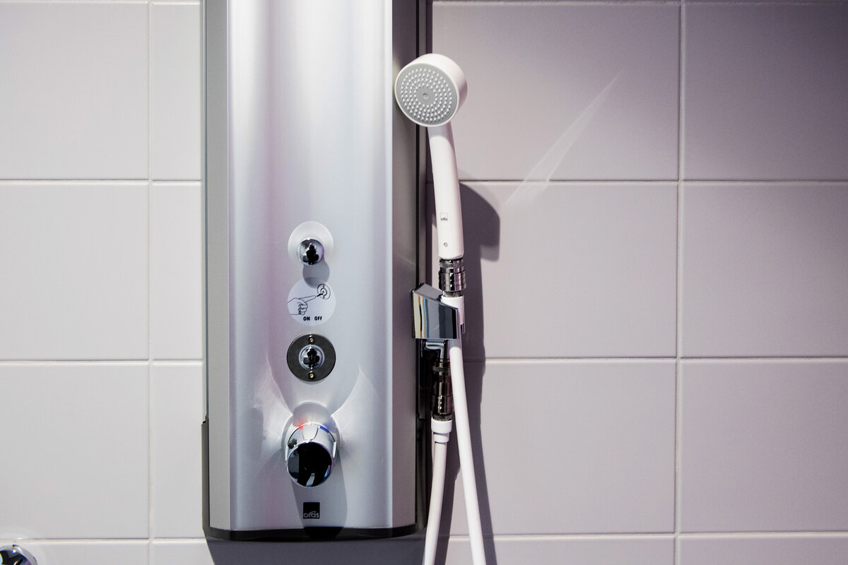 Nuoret aikuiset ja pohjoissuomalaiset ovat aktiivisimpia suihkussa lorottelijoita.