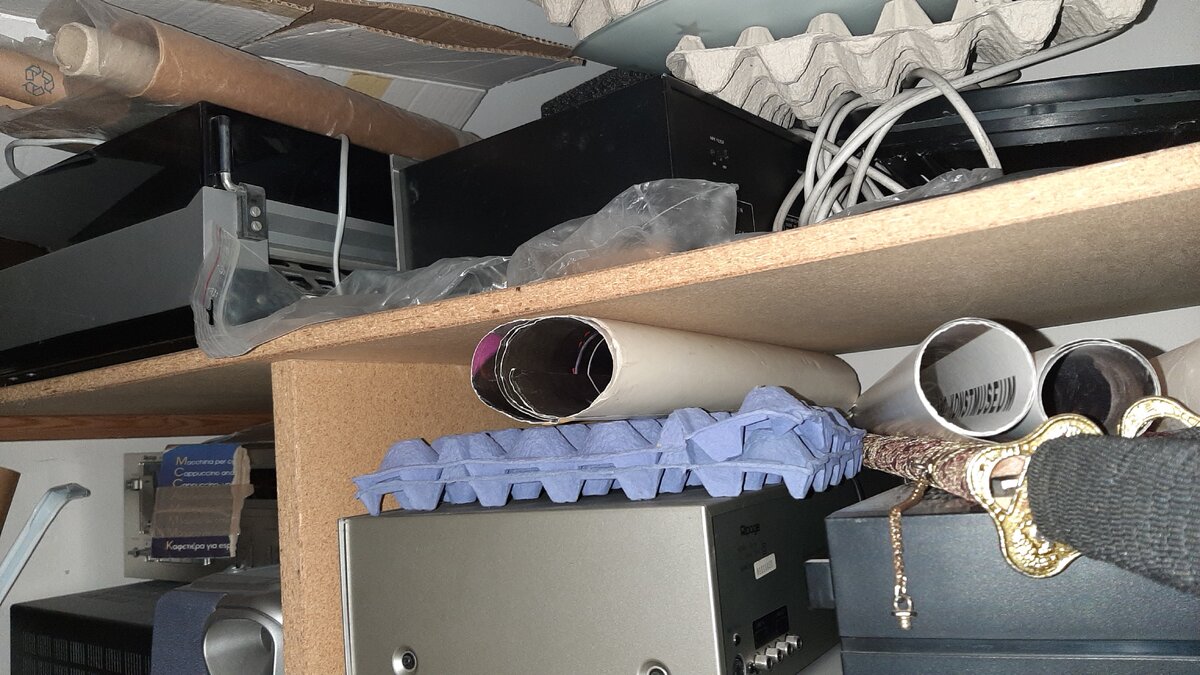 Tämä varastotila ei enää pelkällä järjestämisellä siistiydy.