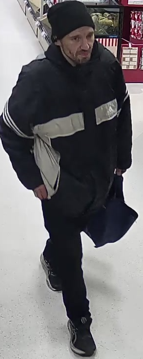 Kadonnut voi olla pukeutunut kuvan vaatteisiin.