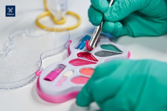 EU:n kosmetiikka-asetukseen on tulossa uusia rajoituksia kymmenille eri hajusteallergeeneille vuonna 2028.
