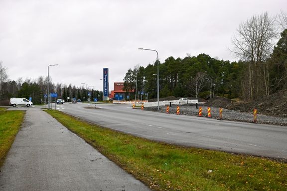Ruonan yhdystien ja Rautakadun risteykseen rakennettavan kiertoliittymän rakentaminen alkaa viikolla 14.  
