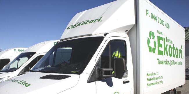 Turun Ekotori tekee huhti- ja toukokuussa tunnin mittaisia PopUp-tavaravastaanottoja tilauksesta taloyhtiöille Turun, Raision, Kaarinan ja Naantalin kaupunkialueilla.