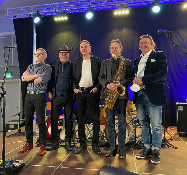 BluesOne esiintyy Raision Kirjastotalon Martinsalissa