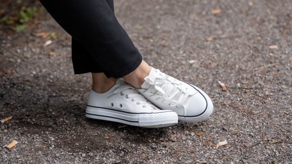 Yli kymmenesosa nuorista aikuisista sairastaa syömishäiriön ennen varhaisaikuisuutta.