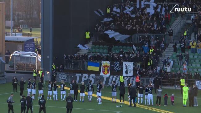 TPS juhli paluuta Veikkausliigaan kotivoitolla fanien edessä.