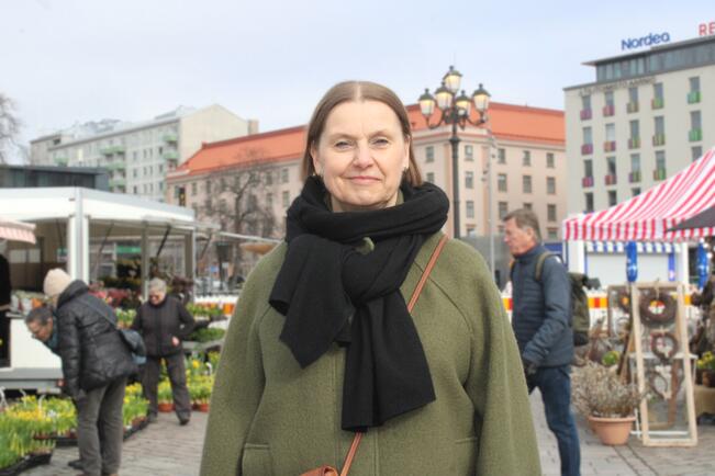 Aikaisemmin kaupungin taholla Tuija Alihaanperä toteutti Turun keskustan kehittämistä julkisena tahon puolella, ja nyt Turku Centerissä enemmän kaupallisen tahon näkökulmasta. -Toivon, että ihmiset lähtevät liikkeelle ja nauttivat keskustan tunnelmasta eri paikoissa keskustaa.