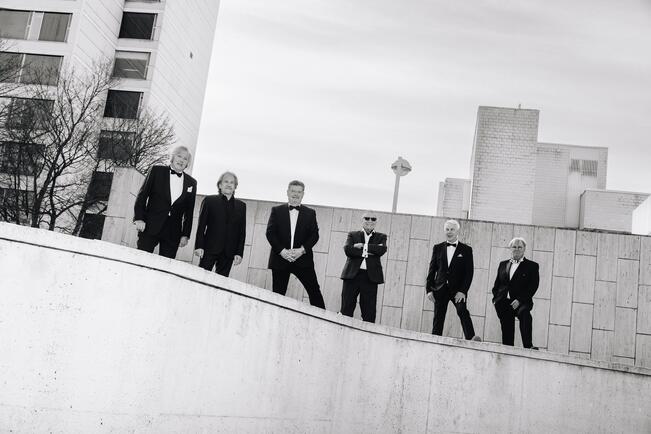 Danny, Erkki Liikanen, Jari Puhakka, Eino Grön, Kari Vepsä ja Pasi Kaunisto.