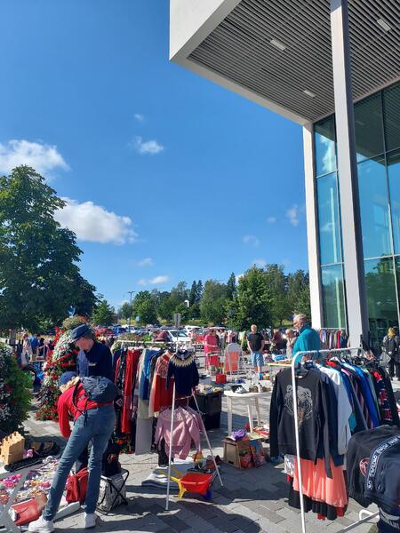 Kaarina-talolla järjestettmiin pihakirppistapahtuma viime elokuussa.