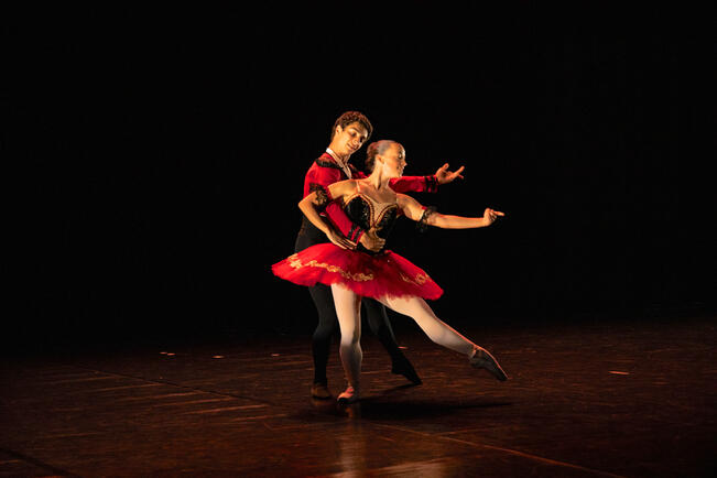 Turku Dance Campin Ester Papini ja Andrea Cheldi tanssivat. 