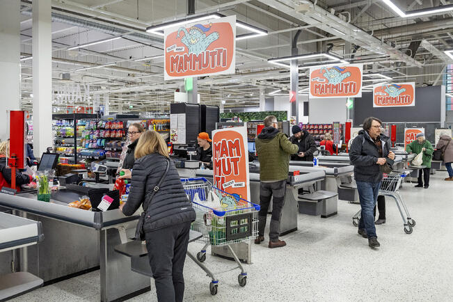 Kirjoittaja kehottaa miettimään omia kulutustottumuksia.