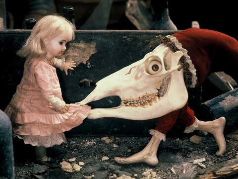 Jan Švankmajer: Alice (1988). 