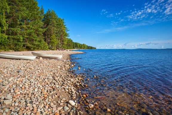 Vähäinen sadanta, runsas haihdunta ja poikkeava lumirytmi selittävät tämän vuoden kuivuutta.