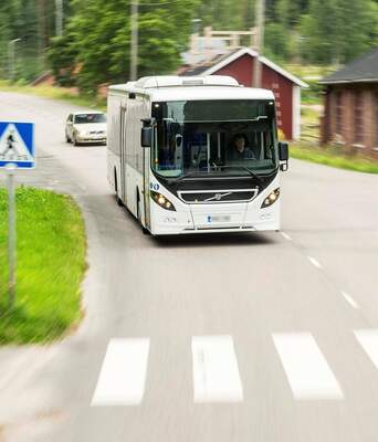 Turvavyön käyttö linja-autossa ehkäisee onnettomuuksilta.
