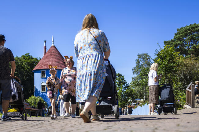 Diakin opiskelijat tuovat Muumit kaikkien saataville.