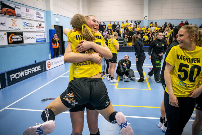 Valtaosa viime kaudella nousua juhlineesta Wirmon joukkueesta nähdään myös F-liigassa..
