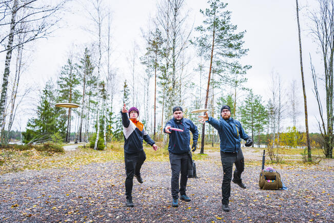 Frisbeegolfia Haunisissa.