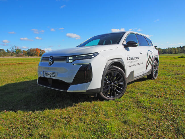 Citroën e-C5 Aircross on saanut suuremmat sisätilat. 