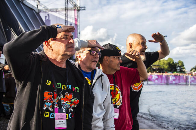 Fröbelin palikat esiintyi Ruisrockissa vuonna 2024.