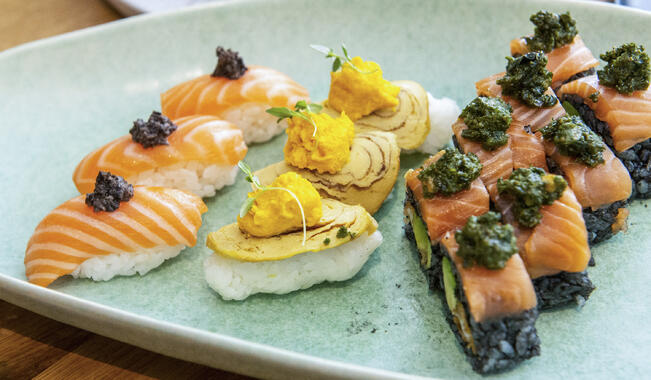 Sushi on noussut yhdeksi nuorten suosituimmaksi tavaksi syödä kalaa.